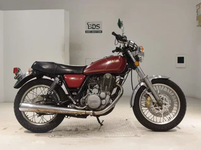 Yamaha SR500-1 лот № 0318 оценка 4  с аукциона в Японии