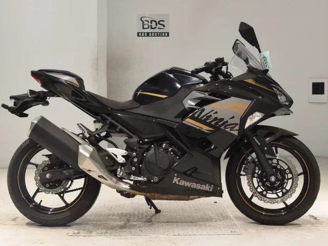Kawasaki NINJA400-2