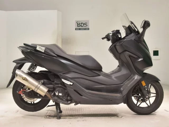 Honda FORZA -4