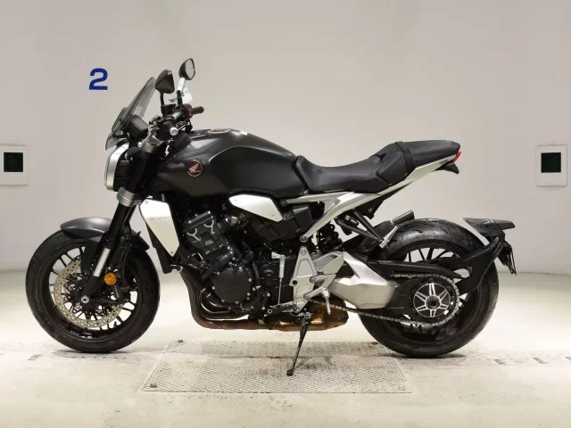 Honda CB1000R-2