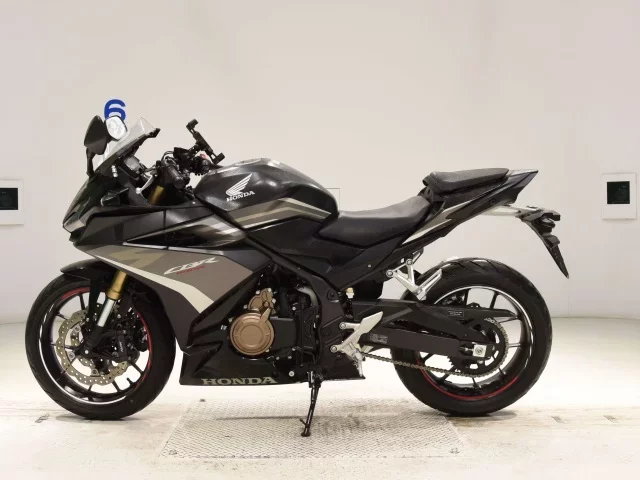 Honda CBR400R-2