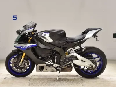 Yamaha YZF-R1M