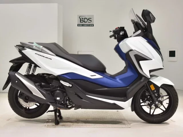 Honda FORZA -5 лот № 7974 оценка 5  с аукциона в Японии