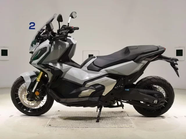 Honda X-ADV750-2