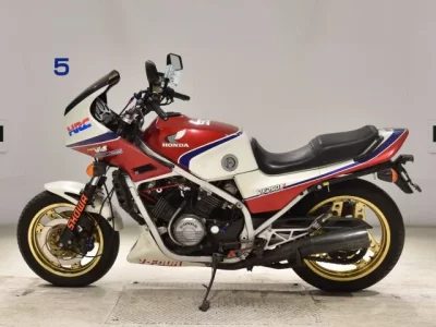 Honda VF750F