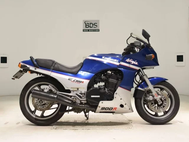 Kawasaki GPZ900R