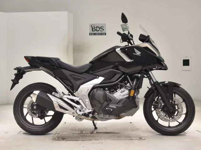 Honda NC750XD-3