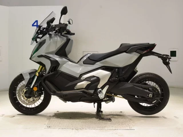 Honda X-ADV750-2