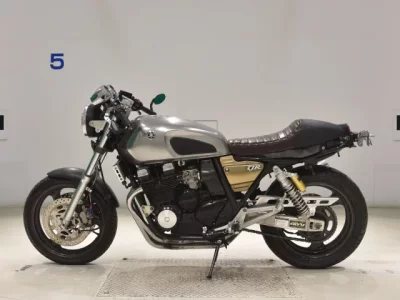 Yamaha XJR400