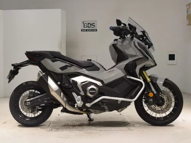 Honda X-ADV750-2 лот № 0361 оценка 5  с аукциона в Японии