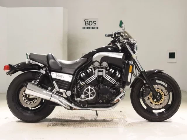 Yamaha V-MAX лот № 3034 оценка 4  с аукциона в Японии