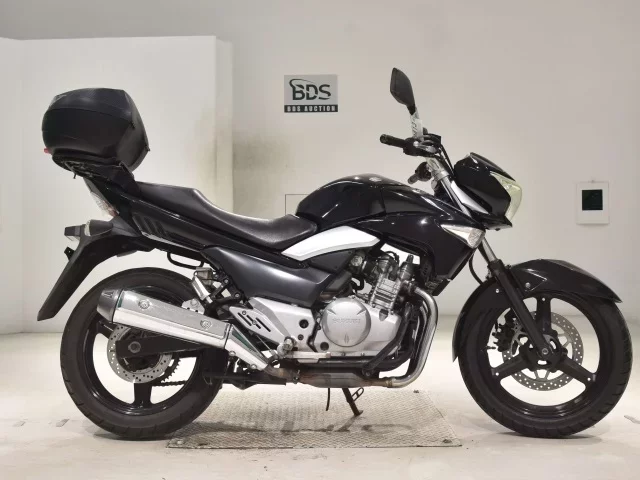 Suzuki GSR250