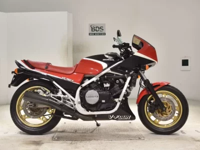 Honda VF750F