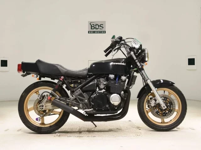 Kawasaki ZEPHYR400K лот № 7967 оценка 4  с аукциона в Японии