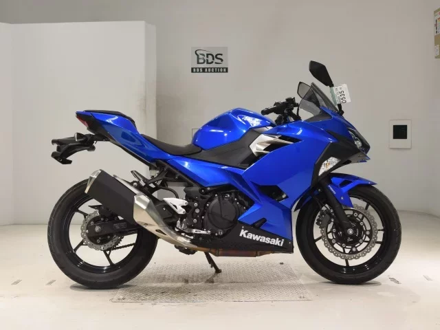 Kawasaki NINJA250-2 лот № 0535 оценка 5  с аукциона в Японии