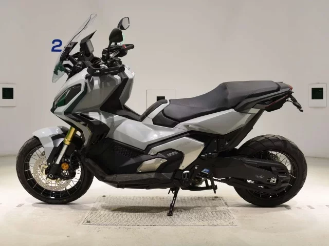 Honda X-ADV750-2