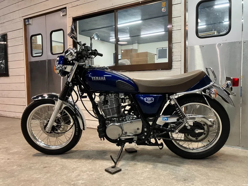 Yamaha SR400-1