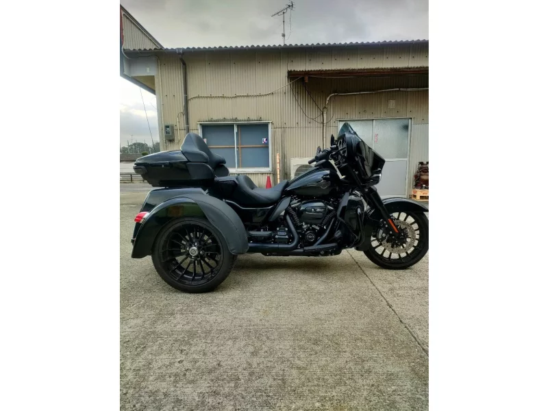 Harley-Davidson HARLEY FLHTCUTG TRI GLI