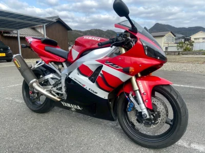 Yamaha YZF-R1