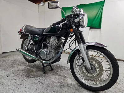 Yamaha SR400-1