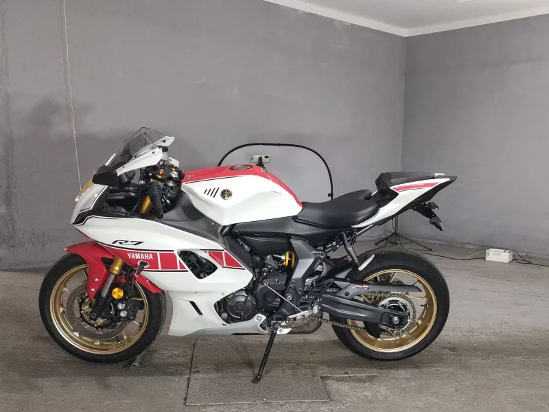 Yamaha YZF-R7