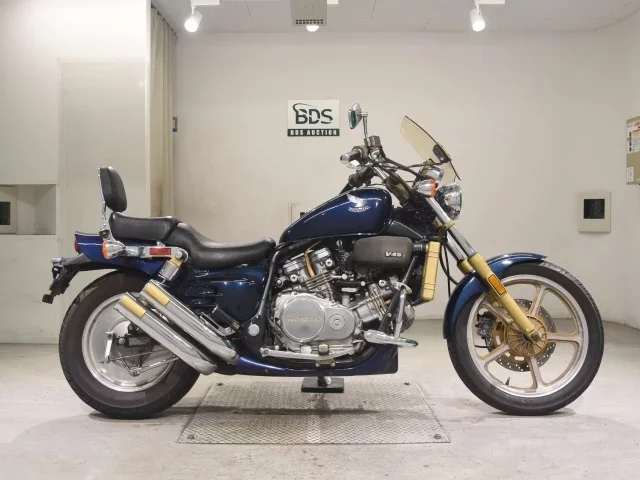 Honda V45 MAGNA лот № 5192 оценка 4  с аукциона в Японии