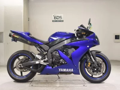 Yamaha YZF-R1