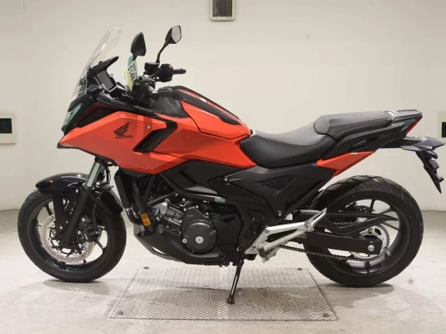 Honda NC750XD-3