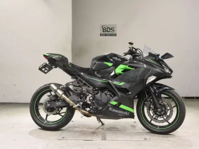 Kawasaki NINJA400