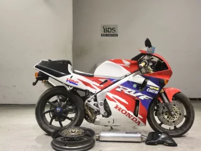 Honda RVF400