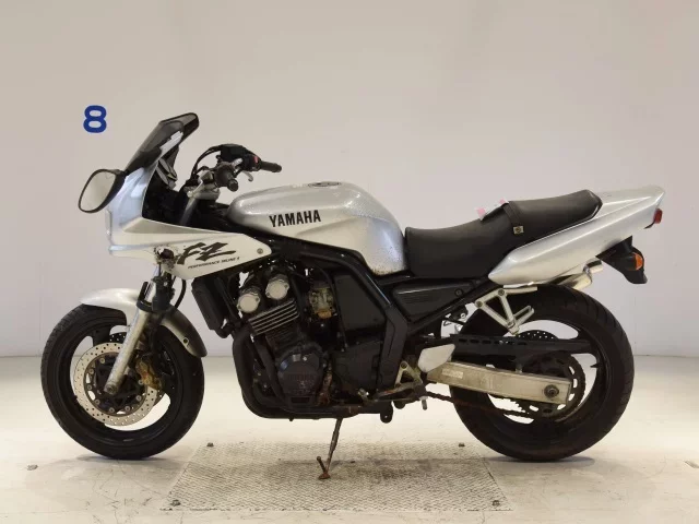 Yamaha FZ400 SHO LOUIS NOT EQUIPPED