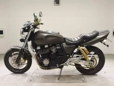 Yamaha XJR400