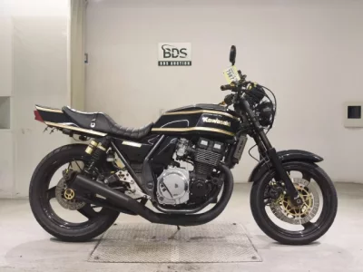 Kawasaki ZRX400