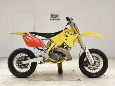 Suzuki RM125