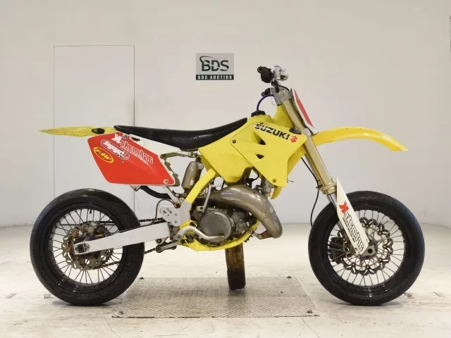 Suzuki RM125