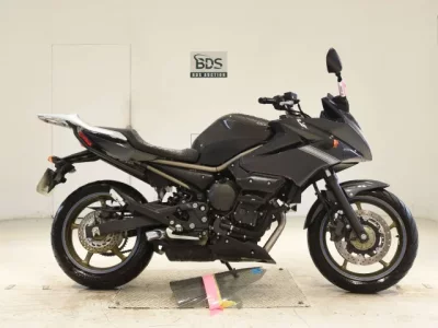 Yamaha XJ6-SA