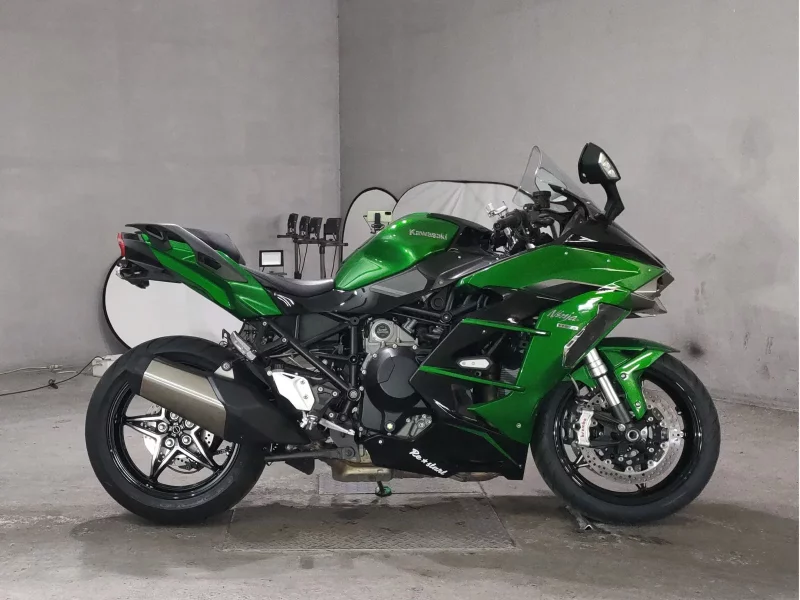 Kawasaki Ninja H2 SX SE лот № 7018 оценка 4.5  с аукциона в Японии