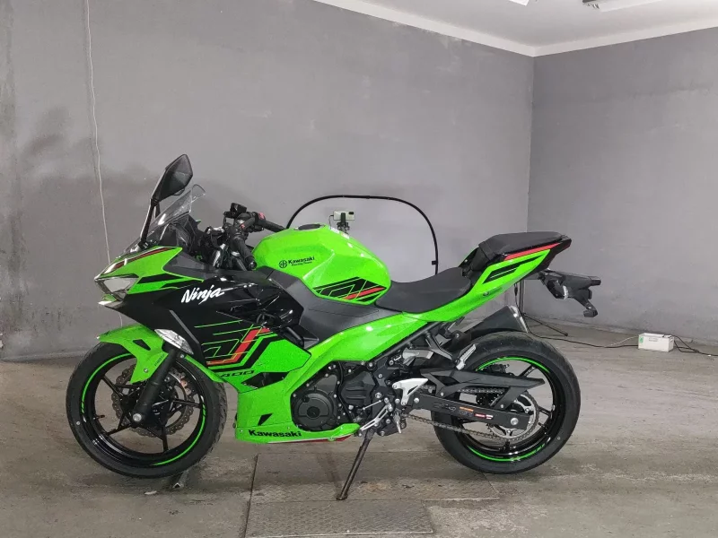 Kawasaki NINJA400