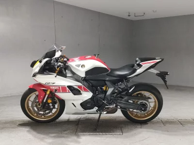 Yamaha YZF-R7