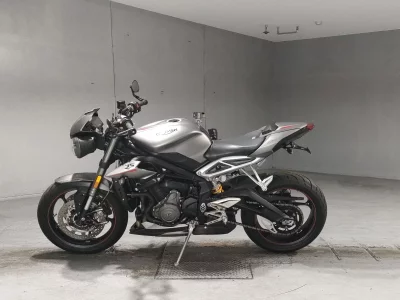 Triumph TRIUMPH STREET TRIPLE RS  с аукциона в Японии