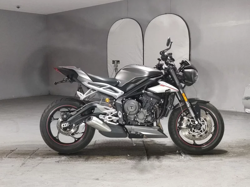 Triumph  STREET TRIPLE RS лот № 5291 оценка 4.5  с аукциона в Японии
