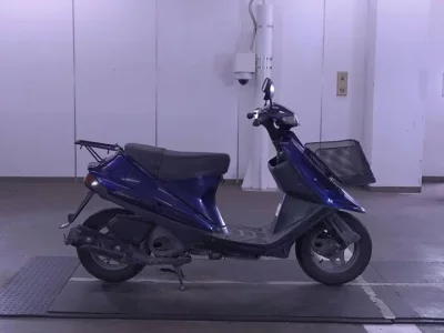 Suzuki ADDRESS V100