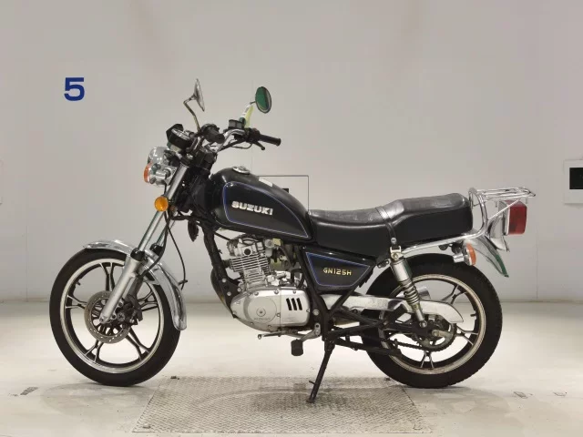 Suzuki GN125H