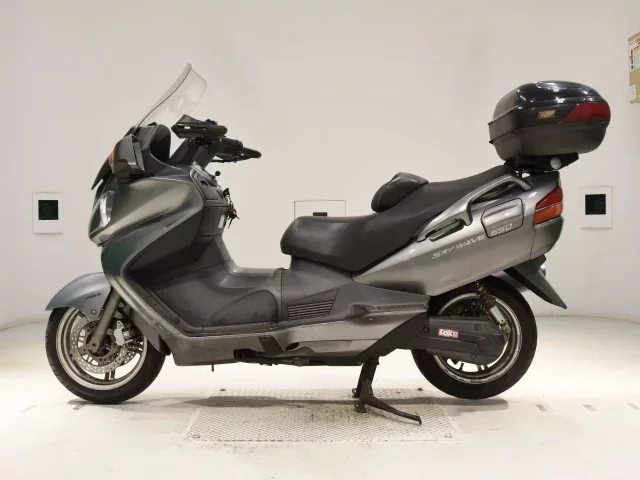 Suzuki SKYWAVE 650LX