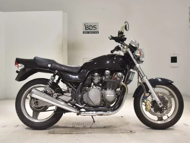 Kawasaki ZEPHYR750 лот № 2969 оценка 4  с аукциона в Японии