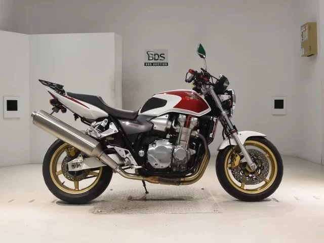 Honda CB1300SF лот № 0473 оценка 5  с аукциона в Японии