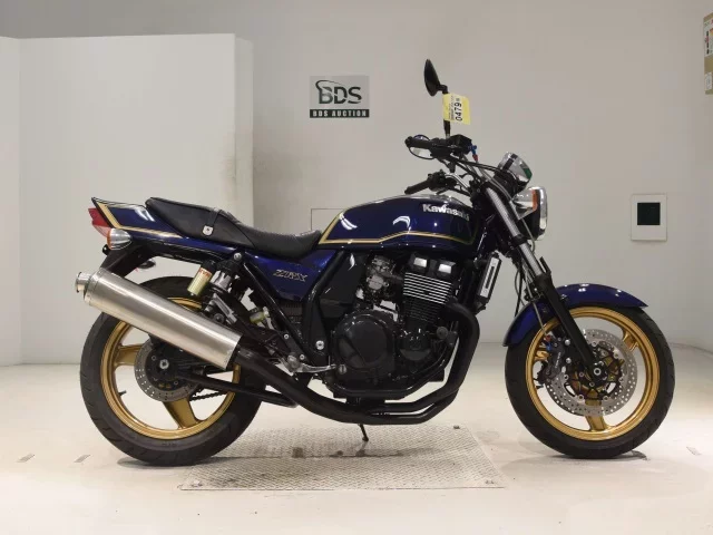 Kawasaki ZRX-2 лот № 0479 оценка 4  с аукциона в Японии