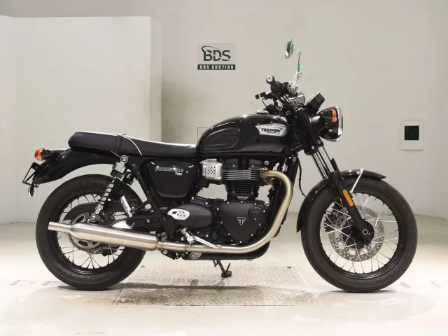 Triumph  BONNEVILLE T100 лот № 5498 оценка 5  с аукциона в Японии