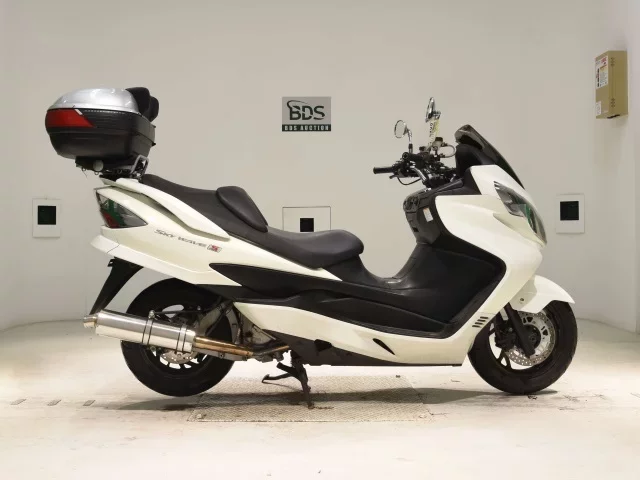 Suzuki SKYWAVE 250M лот № 8057 оценка 4  с аукциона в Японии