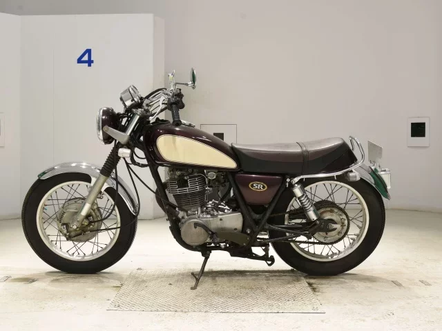 Yamaha SR400-2